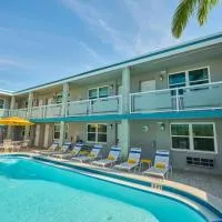 Camelot Beach Suites، فندق في كليرووتر بيتش