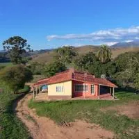 Sítio com casa Rústica Itamonte: Santana do Capivari şehrinde bir otel