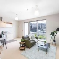 Petone City Studio with Balcony Sleeps 2, hotel i Lower Hutt