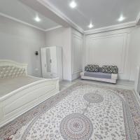 Уютная квартира рядом со спорткомплексом Тараз Арена, hotel dicht bij: Luchthaven Zhezkazgan - DZN, Zhezdi
