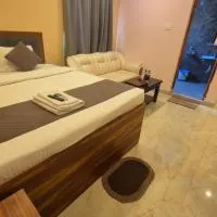 Hotel Plaza, khách sạn ở Chunchura