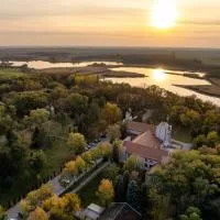 Miznah Hotels & Resorts, hotel di Backa Topola