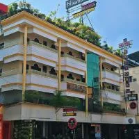 Hotel National Tourist Home, hotel en Trichūr