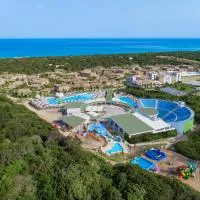 Is Serenas Badesi Resort, ξενοδοχείο σε Badesi
