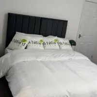 Bungalow - Sleeps 2 - Parking - Garden, hotel in Jarrow