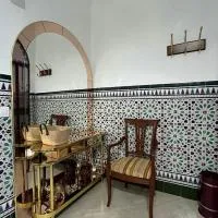 Casa amplia a un paso de Sevilla, hotel v destinaci La Algaba