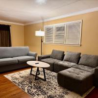 Cozy house for small or big group in Bridgeport WV, hotel poblíž Letiště North Central West Virginia - CKB, Bridgeport