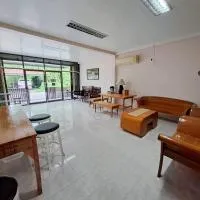 Padang Besar In front of Border Private room & Hostel, hotel u gradu 'Sathani Padang Besa'