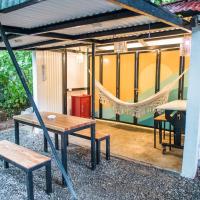 Kelana Nest Camper and Shed - Monkeys, Bats, AC, PetFriendly, BBQ、Subic Bay IntlにあるSubic Bay Airport - SFSの周辺ホテル