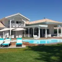 Villa BORA BORA, hotel di Gujan-Mestras