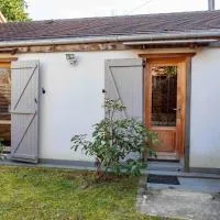 Studio en Bois avec jardin clos, Hotel in Bullion