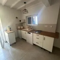 Appartement avec piscine, hotel a Beauregard-Baret