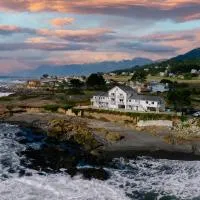 Black Sands Inn، فندق في Whitethorn