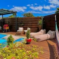 Villa Fare Mananui 2 chambres avec piscine et jardin, hotel u gradu Paea