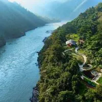 ONENESS Rishikesh by Ganga Kinare - A Luxury Wilderness Resort, хотел в Ришикеш