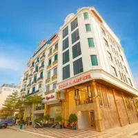Sunshine Apartment Hotel, hotel en Móng Cái