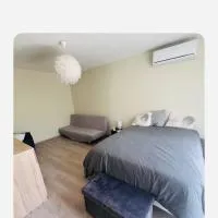 Maisonnette tout confort، فندق في Villette-dʼAnthon