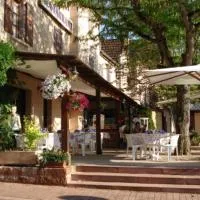 Auberge Aux Portes de Conques, Hotel in Saint-Cyprien-sur-Dourdou