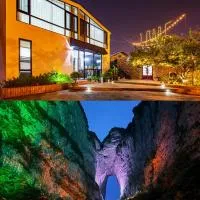Zhangjiajie Tianmen&Avator Mountin National Forest Park-Free pick up -free lanudry Close to the Hehua airport&Zhangjiajie West Railway Stetion -English language service Thirty One, hotelli kohteessa Zhangjiajie
