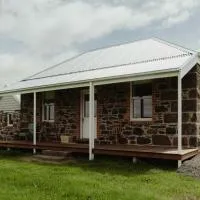 Viesnīca Cosy 2 bedroom cottage with farmland views 15 mins from Ballarat pilsētā Ross Creek