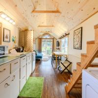 Birdhouse country living close to everything，位于尤金尤金机场 - EUG附近的酒店