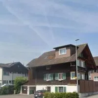 Lakeberry Apartment، فندق في Freienbach