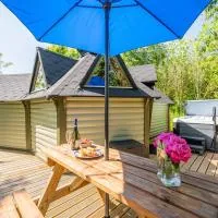 Bluebell Cabin & Hot tub, hotel em Llanddewi Rhydderch