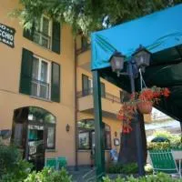 Albergo Ponte Vecchio, хотел в Чернобио