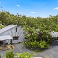 Lowanna에 위치한 호텔 Coffs Coast Mountain Retreat - House