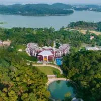 Soc Village Wellness & Retreat، فندق في Sóc Sơn