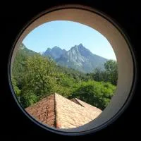 Attic loft with park in the shadow of the Dolomites, hotell sihtkohas Mis