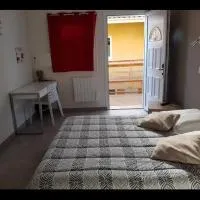 Némo, hotel u gradu 'Sauvagnon'