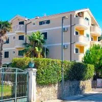 Igalo Montenegro - Nice apartment 20 m from the sea!, khách sạn ở Igalo