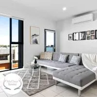 Lightview Oasis- Modern 2BR Apt- WiFi & Parking, hotel en Broadview