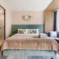 Laya Resort Garden Escape- Tropical Serenity Suite, hotel em Layan Beach