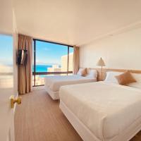 Newly renovated luxury, modern style Waikiki Sunset Hotel Ocean view Freeparking, hotel a Honolulu