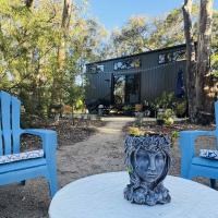 Tiny House Glenrowan - Kingfisher Eco Retreat, hotel near Wangaratta Airport - WGT, Glenrowan