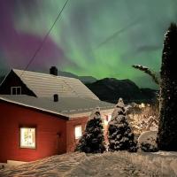 Casa Hauge - Fjord View, hotel near Sandane Airport, Anda - SDN, Sandane