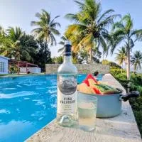 Swim & Paint Art Retreat, hotel u gradu Las Piedras