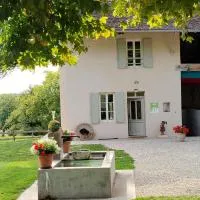 Gîte Le Vieux Chêne, hotel en Lhuis