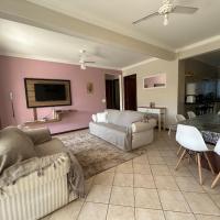 125 - Apartamento espaçoso de 3 dormitórios em condomínio, Hotel in der Nähe vom Flughafen Nova Xavantina - NOK, Água Boa