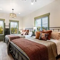 The Fox Room - Newly Built Downtown Midway Loft, hotel in Midway