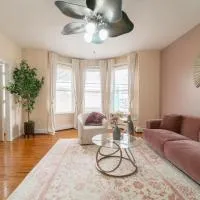 The Boulevard Stay! 25 mins to NYC! Spacious 2BR!,哈里森的飯店