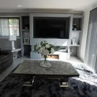 Brechin Getaway Luxury 3 bedroom house, hotell i Brechin
