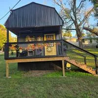 The Honey House a cozy retreat for one or two، فندق في Marshall
