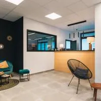 Hotel Aquatel, hotel u gradu Denan
