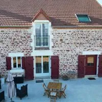 Maison d'hôtes Près de la Grenouillère, хотел в Estivareilles