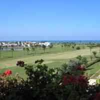 ArtQhost Costa Ballena Penthouse Ocean and Golf views & Free Parking, hotel in Costa Ballena
