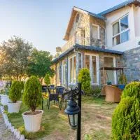 Casa De Bello, Nainital, Near Kainchi Dham، فندق في Bhowāli