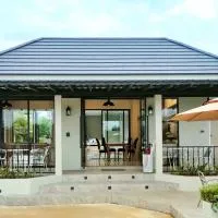 BLU-LIB Hotel, hotel sa Chumphon